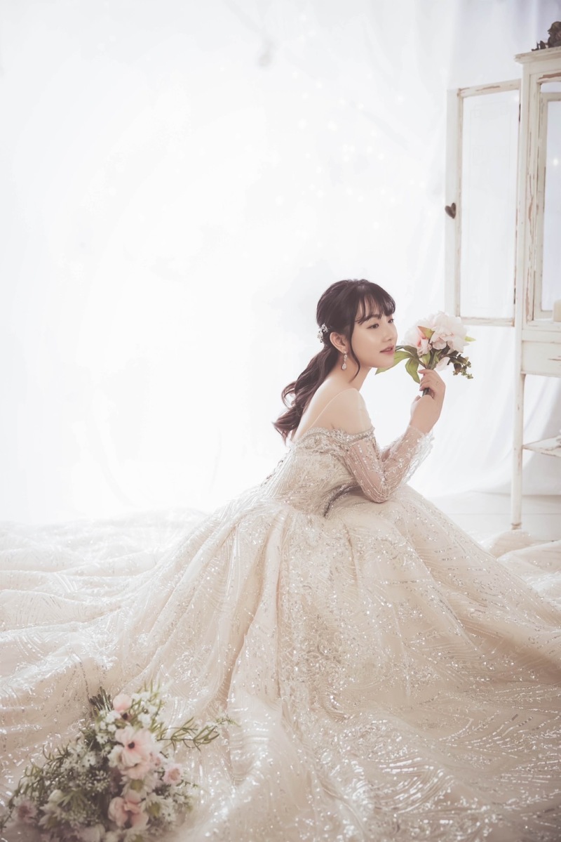 ドレスを広げて♡