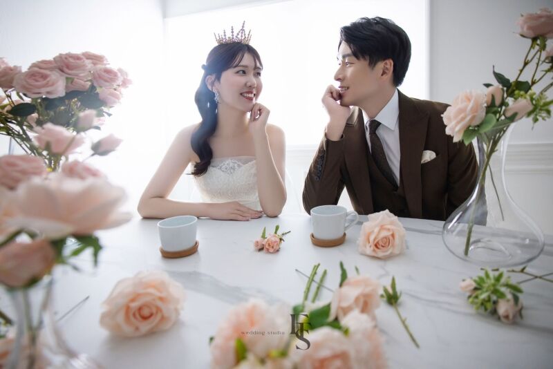 ファーストスタジオのピンクのお花のテーブルはとっても可愛く撮影できちゃいます♪