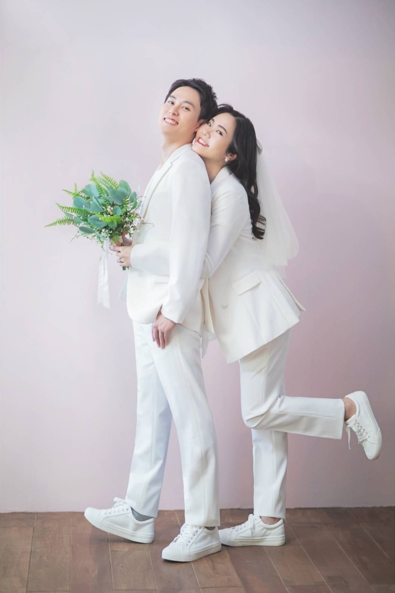 【ウェディングスーツプラン】スーツ１着・スンススタジオ・全データ６０枚・レタッチ枚数６枚