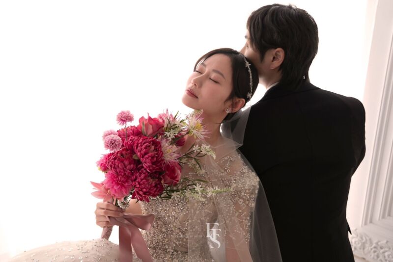 2月末までの成約でレタッチ＋５枚【スンスアルバムプラン】洋装１着、スンススタジオ