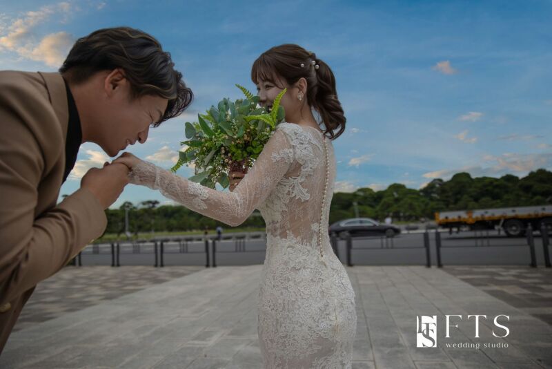 《昼東京駅アルバムプラン》洋装１着・昼の東京駅撮影