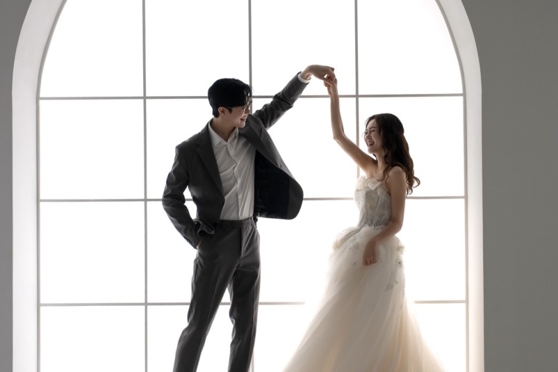 ￥33,000オフ！【３スタジオアルバムプラン】洋装３着・全３箇所スタジオ撮影