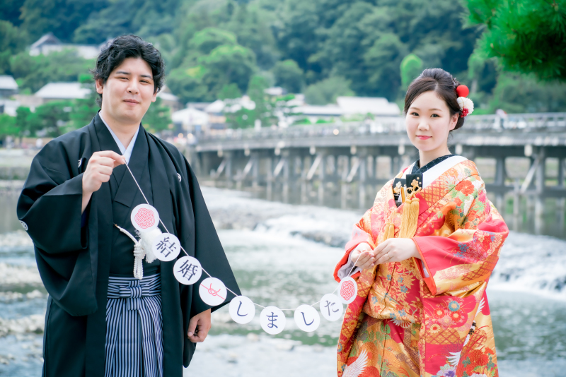 渡月橋をバックに！