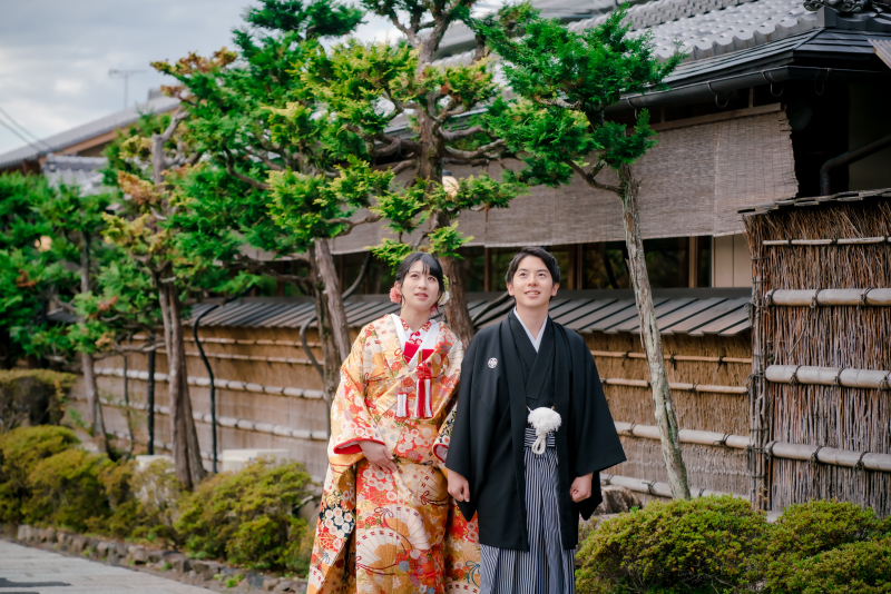 古民家をバックに！