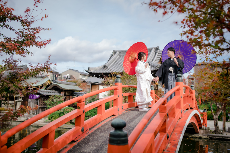 朱色の橋にて...