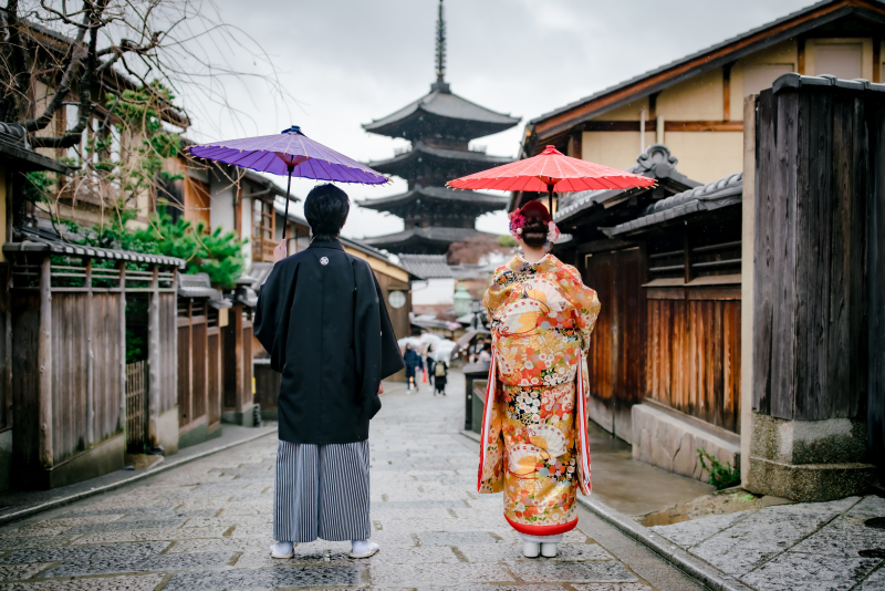 八坂の塔&times;後ろ姿