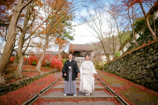 紅葉の寺院と観光スポット