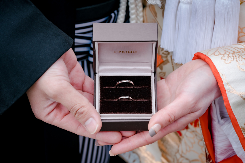 指輪のケースを活かしたショット！