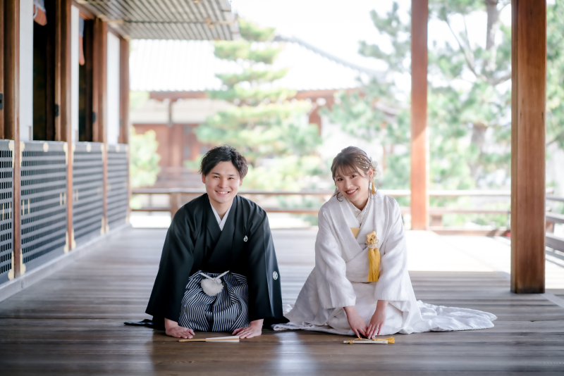 歴史的な寺院と京の街並み