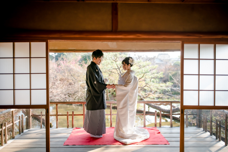 縁側で全身ショット！