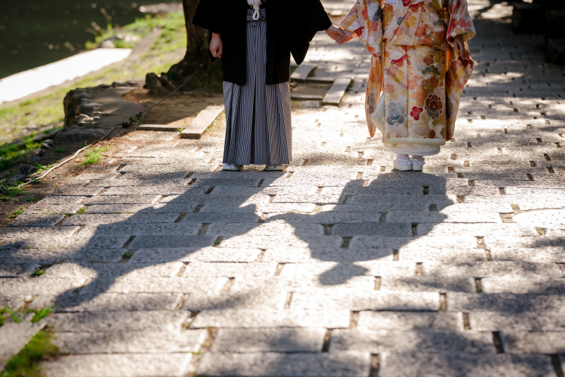 足元に伸びる影