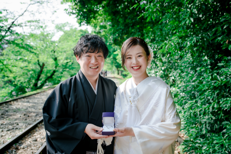 指輪ケースを持ってパシャリ！