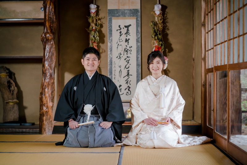 和室で正座ショット