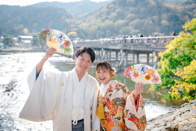 渡月橋と扇子