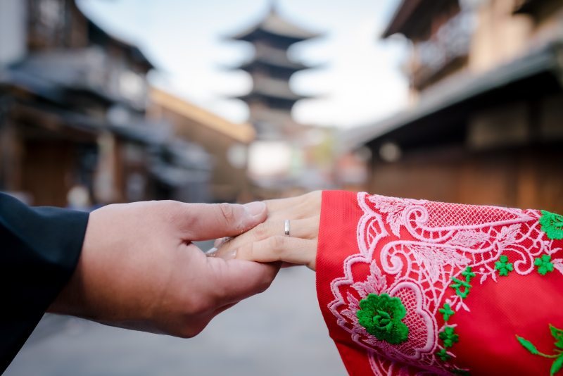 指輪光る手元ショット♪