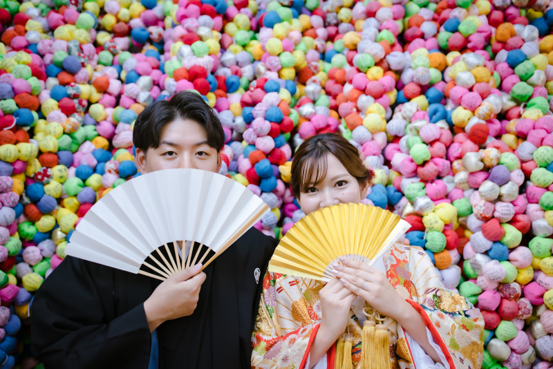 扇子で顔隠し♡