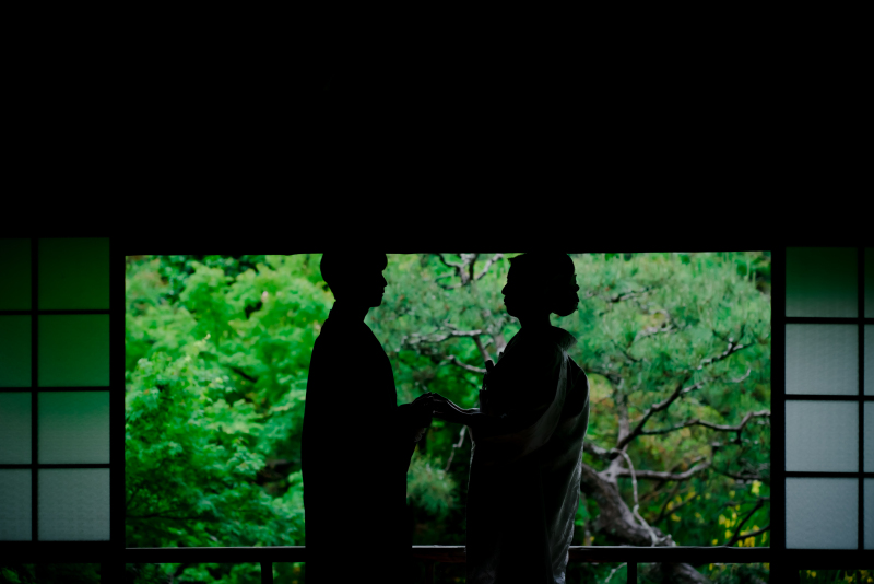 縁側でのシルエット写真！