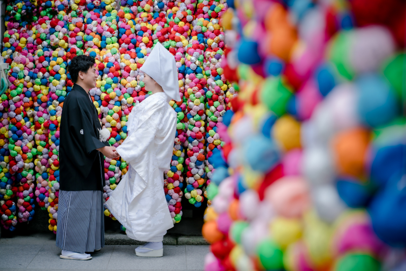 手をとりあって