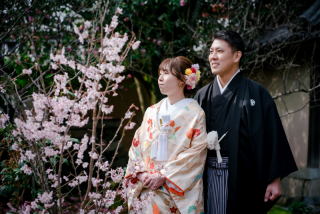 梅の花が美しい神社仏閣にて衣装１点ロケ撮影♪