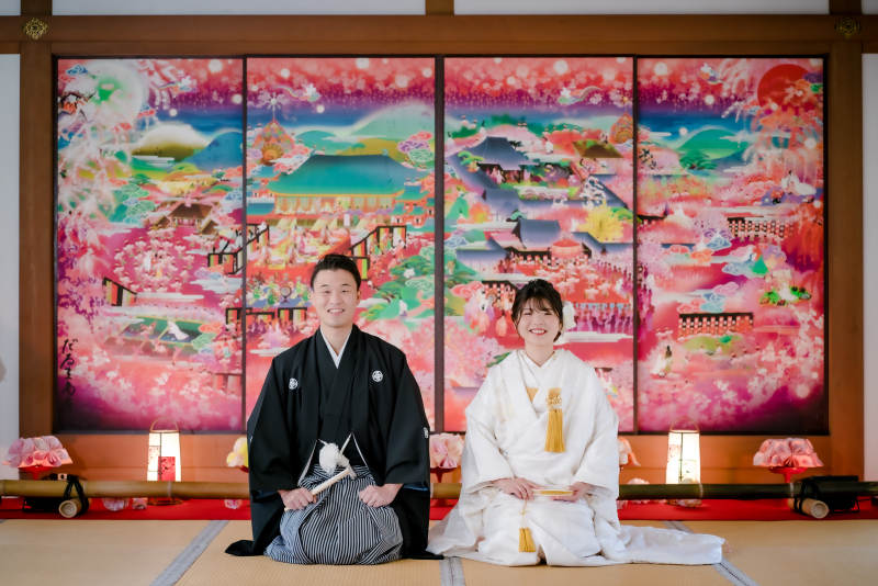 カラフルな襖絵