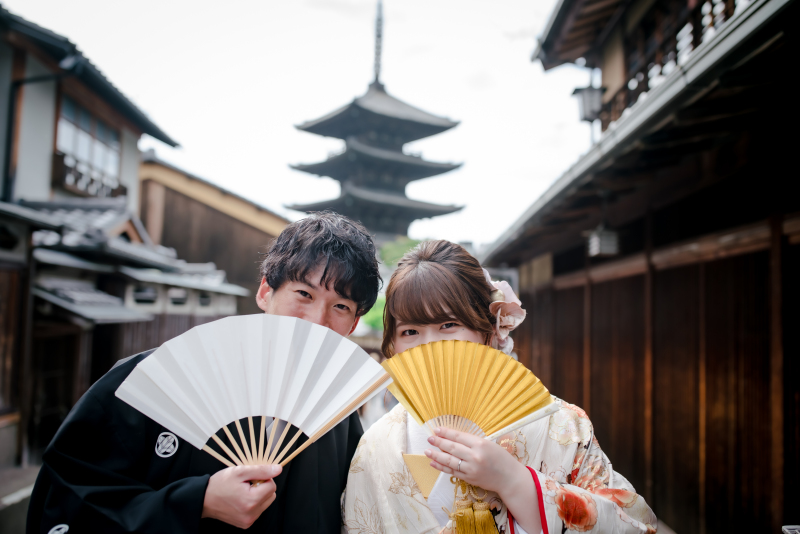 扇子からひょっこり♡