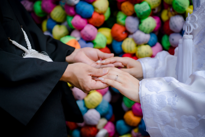 指輪光る手元ショット♪