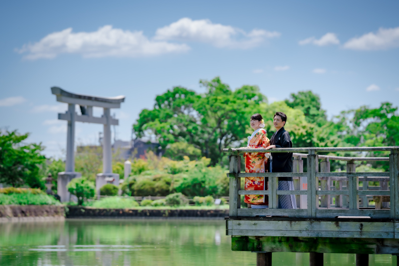 境内の大きな池で