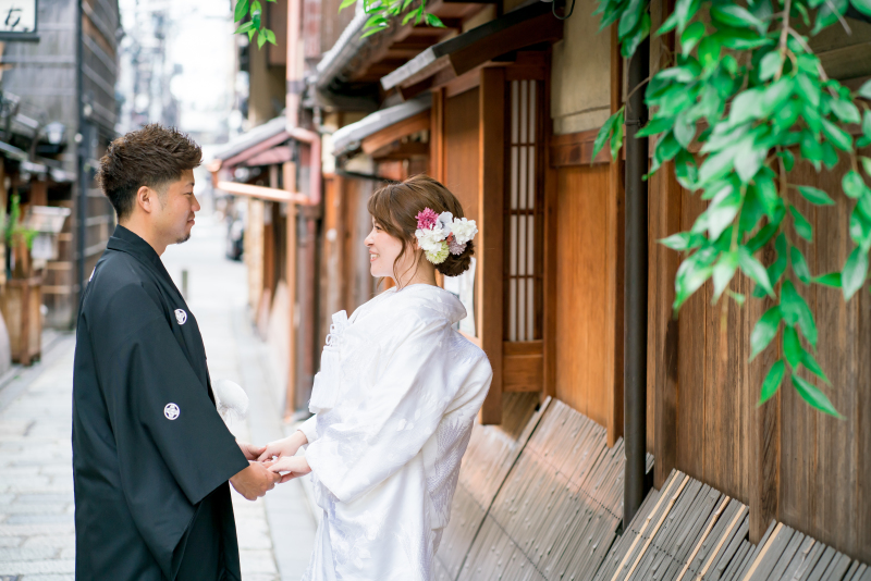 手を取り合って&hellip;