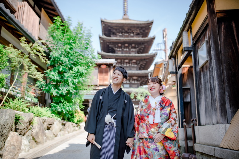 まずは塔の下から