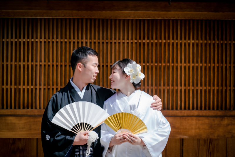 扇子を持って華やかに♪