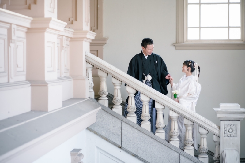 階段を上るお二人。