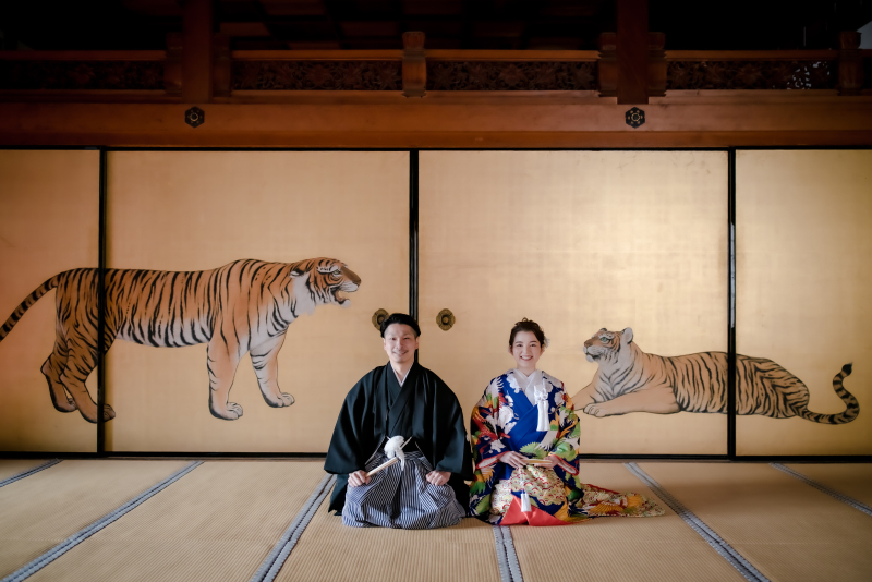 虎と正座ショット