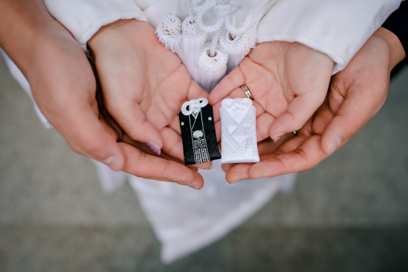 お守りで手元ショット！