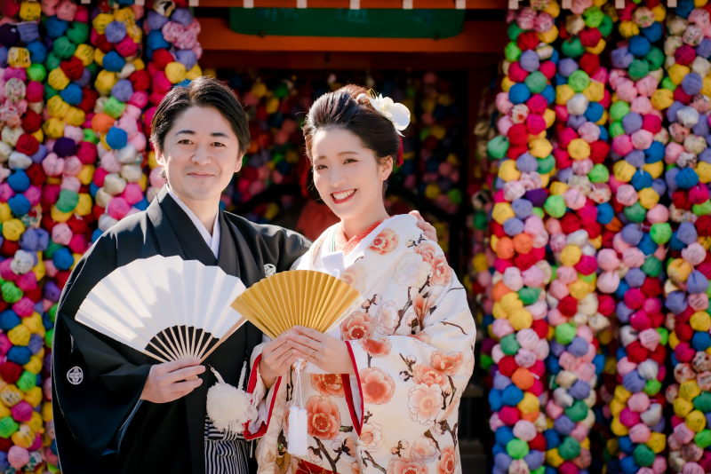 扇子を広げて...