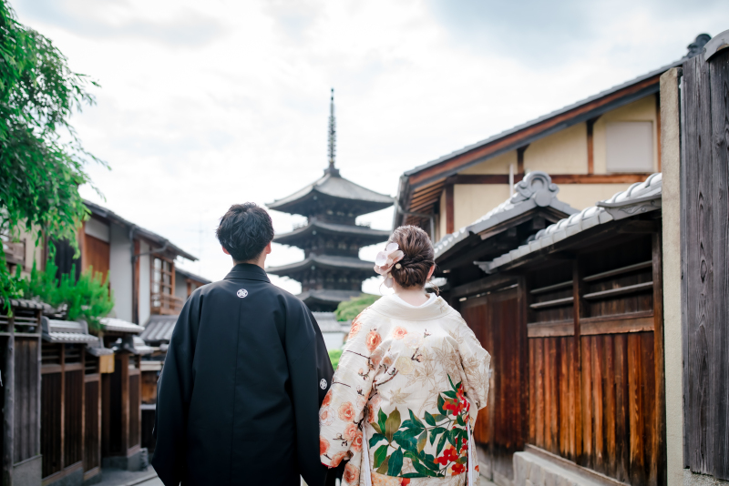 八坂の塔&times;後ろ姿