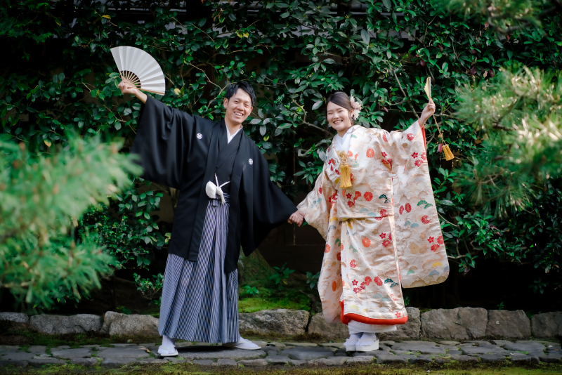 扇子を使ってお茶目に！