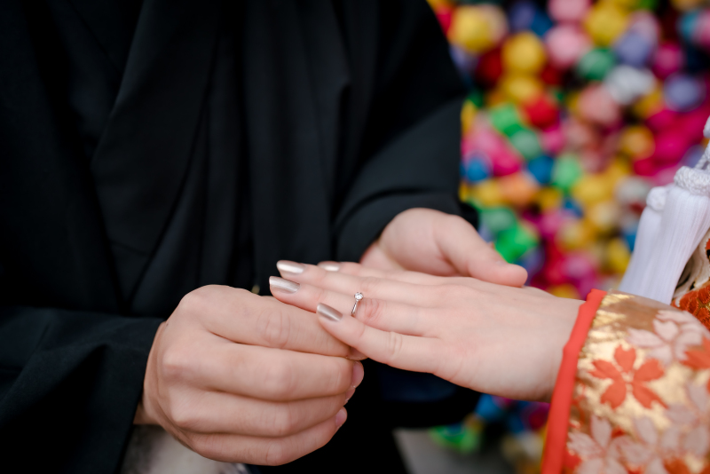 指輪をはめる瞬間♡