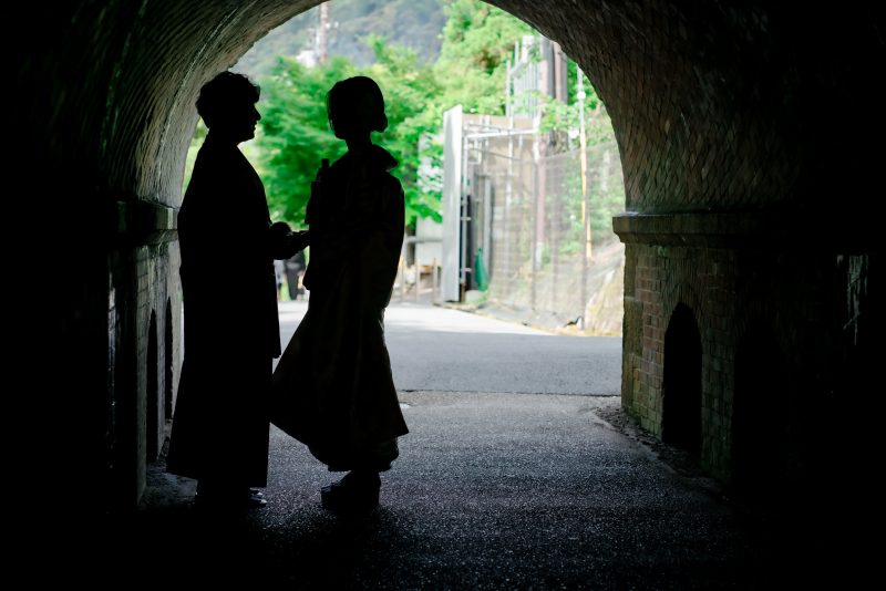 浮かぶシルエット