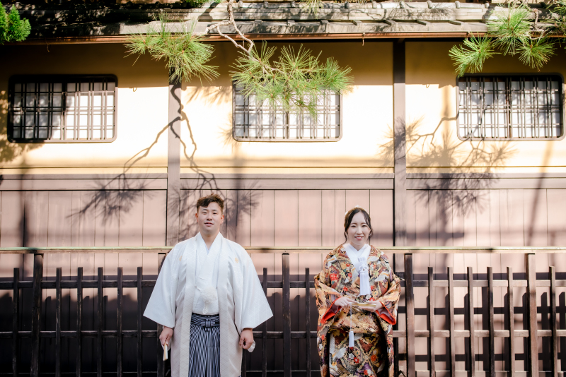 松の木の下で...