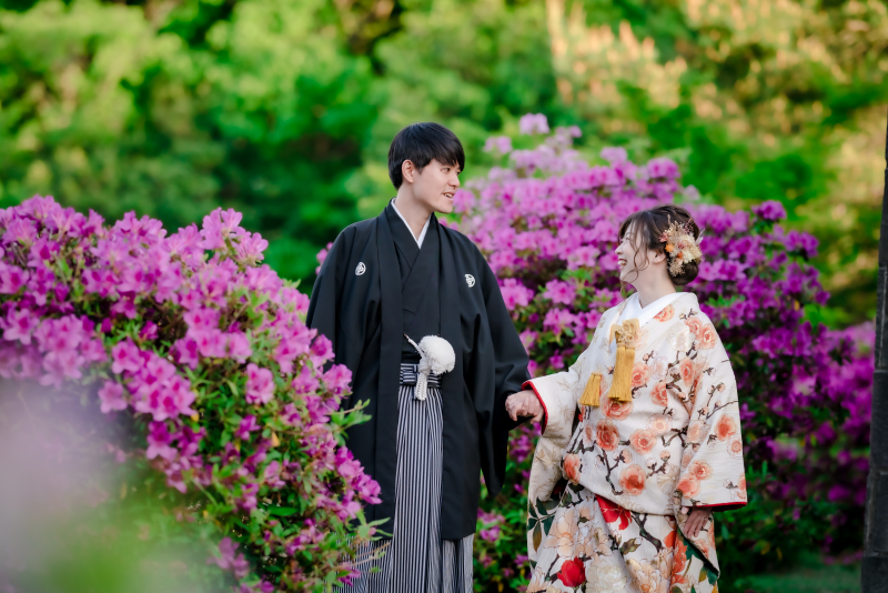 ツツジに囲まれて