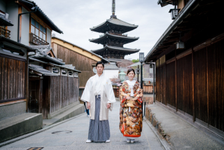 八坂の塔周辺にて衣装1点のロケ撮影♪