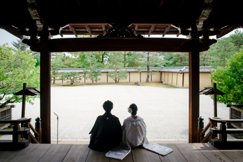 お庭を見渡しながら