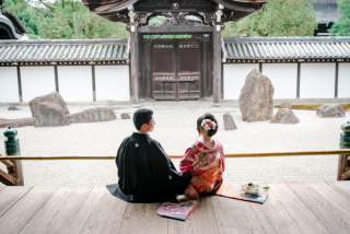 落ち着いた寺院ロケーション