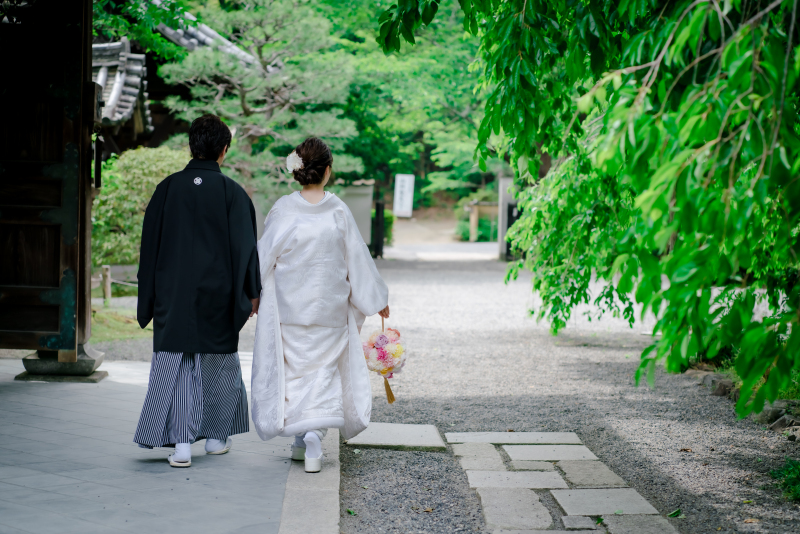 衣装を着替え向かう先は？