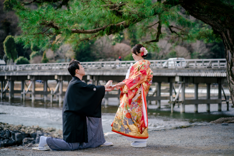 渡月橋バックにプロポーズ！？