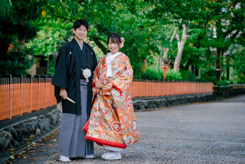 祇園の定番！朱色の玉垣