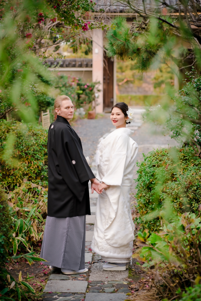 奥まで進むと…