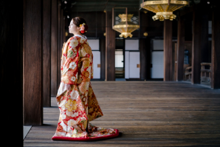 和装の定番！色・柄さまざまな色打掛