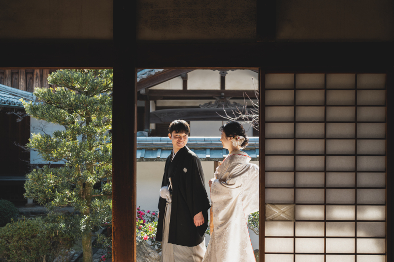 襖絵に向かう道中を