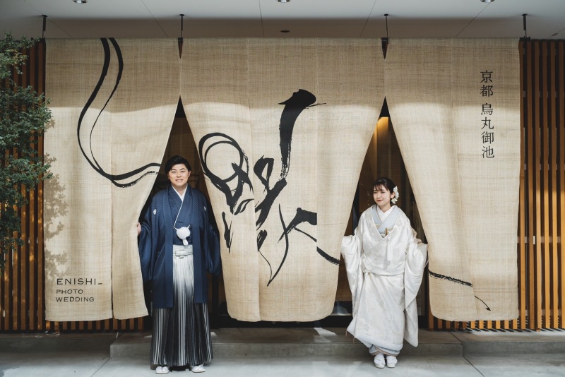 定番の暖簾前ショット